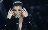 Emma Marrone celebra 10 anni di carriera e dedica il concerto all'Arena a Mike Bird